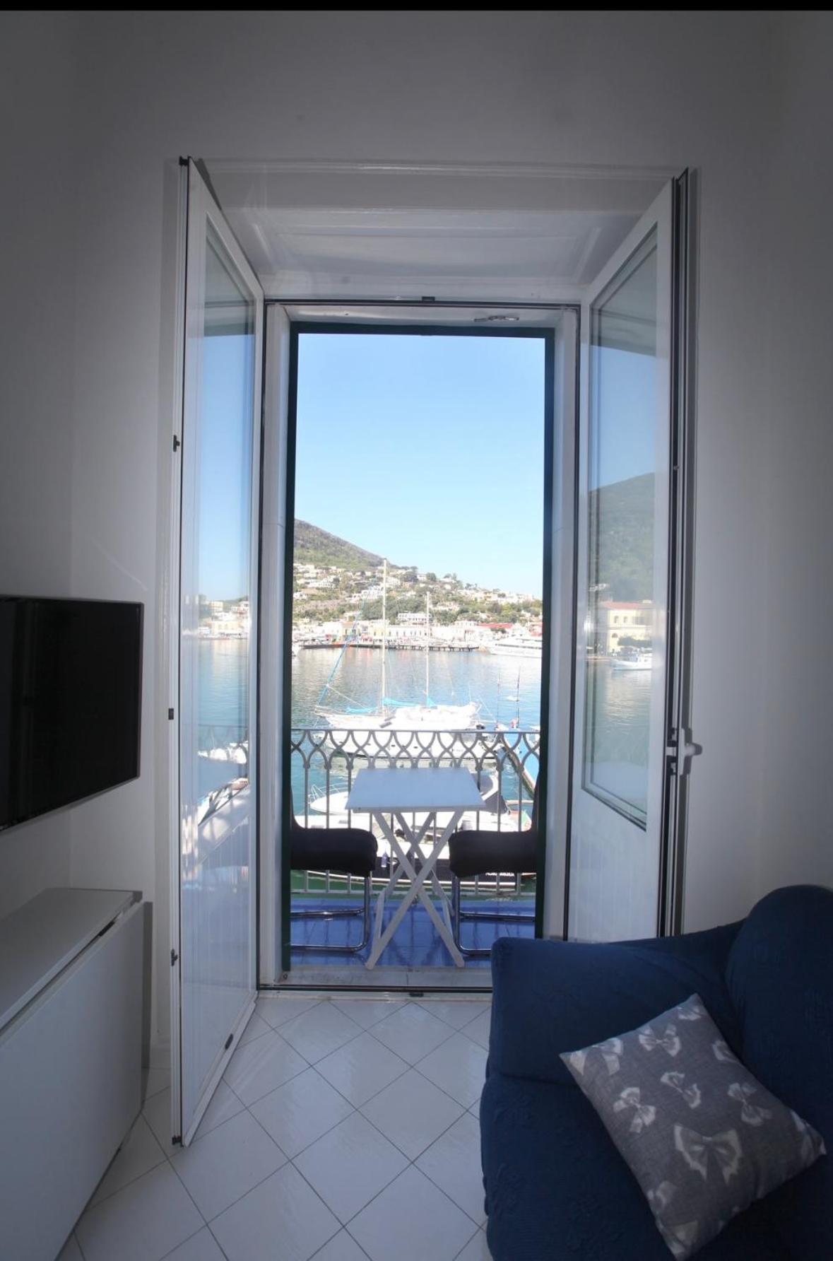 Riva Destra Home By Domusextra Ischia Esterno foto